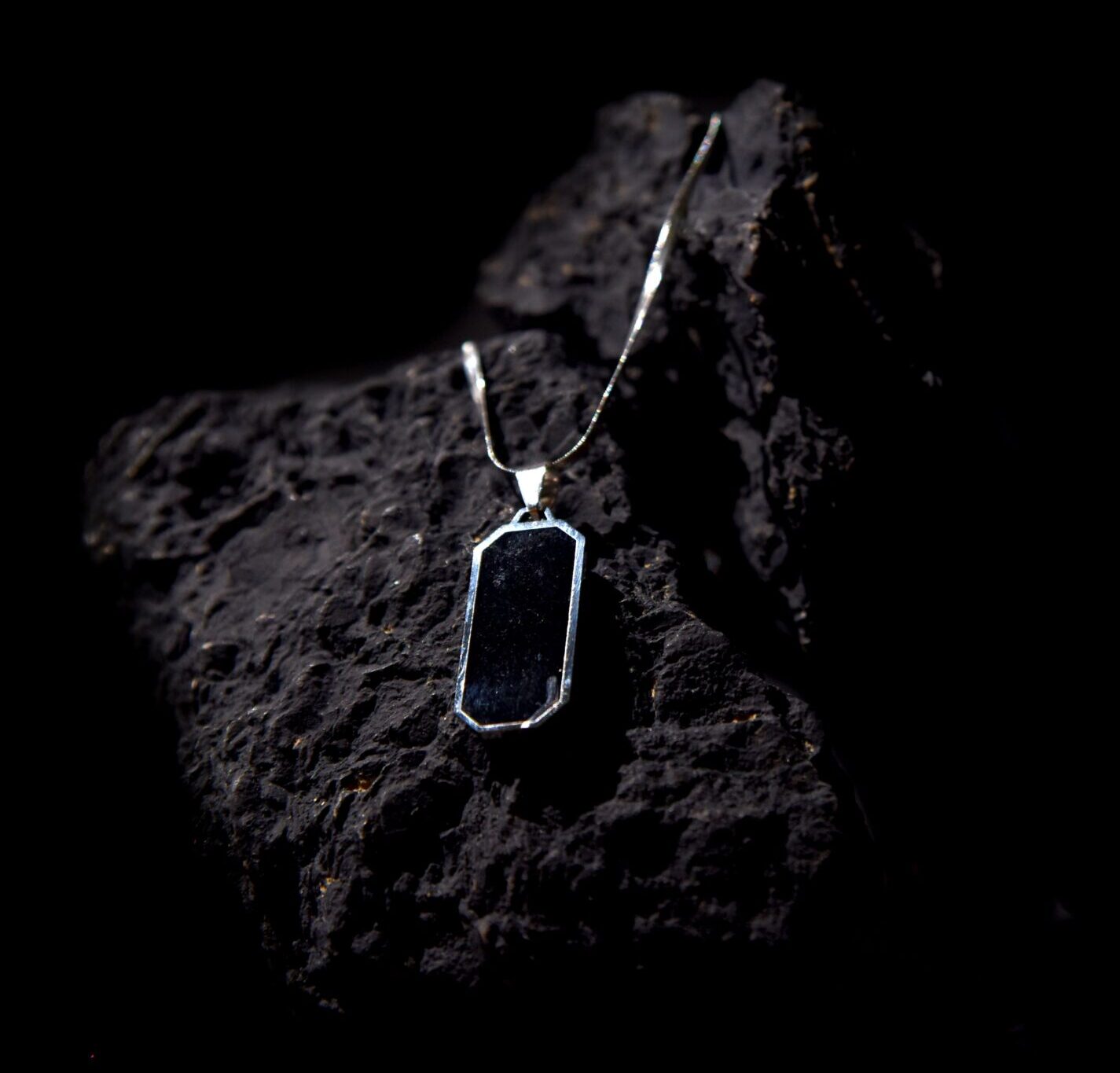 Men’s Rectangular Onyx Pendant Necklace