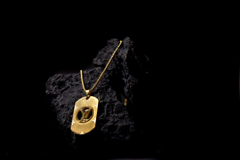Luxury Style Gold Dog Tag Pendant Necklace for Men