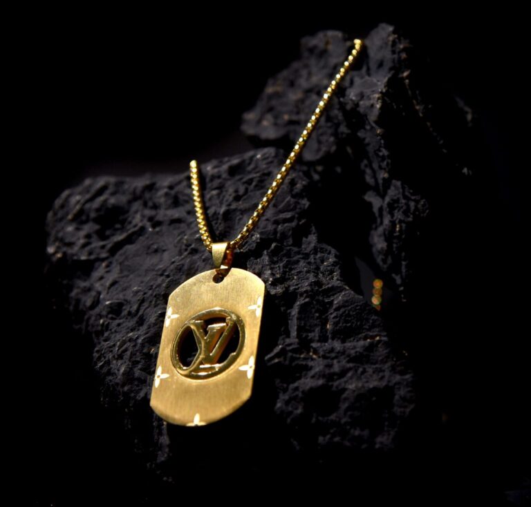 Luxury Style Gold Dog Tag Pendant Necklace for Men