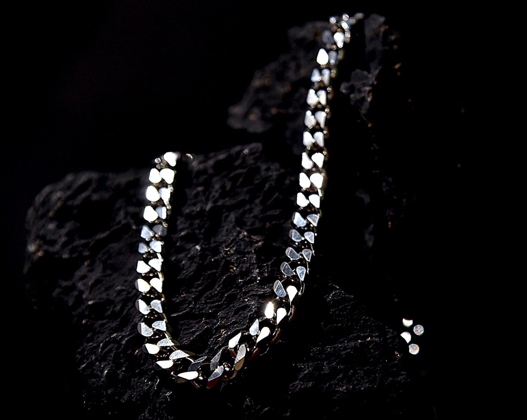 Men’s Silver Diamond-Cut Curb Chain Necklace – Stainless Steel